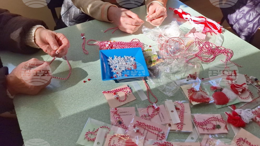 Село Островче - мартеници