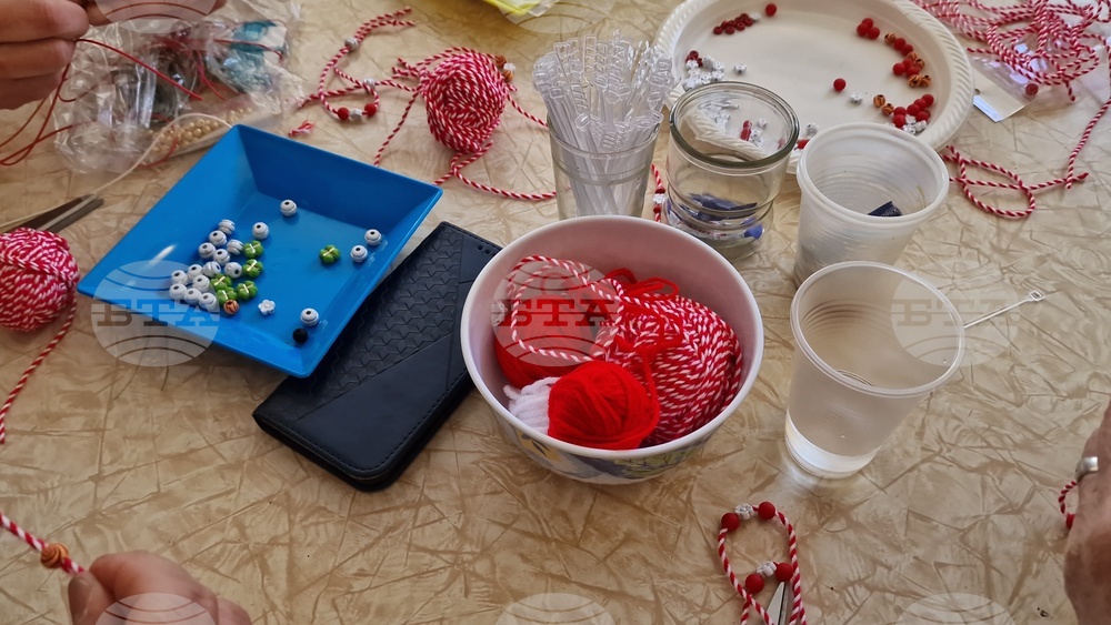 Село Островче - мартеници