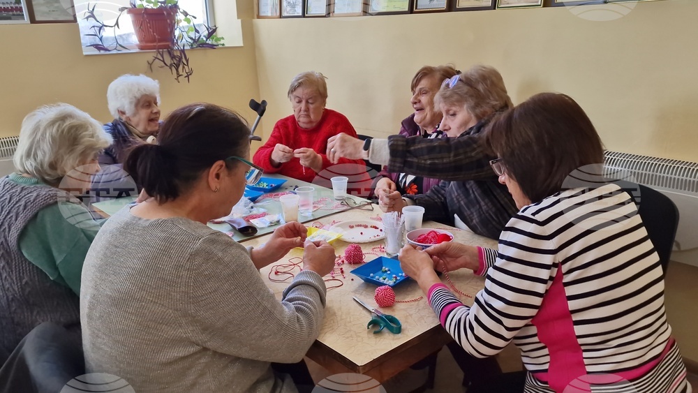 Село Островче - мартеници