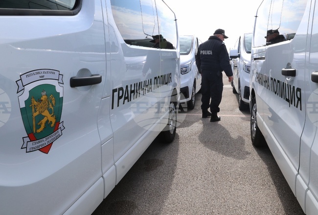 КЗК образува открито производство срещу "Гранична полиция" заради решение за доставка и сервиз на леки автомобили 