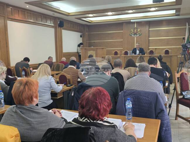 Съветниците на община Добричка приеха да бъдат променени някои местни такси и цени на услуги