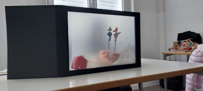 Ученици от Българското неделно училище „Аз Буки Веди” в Кьолн представиха в театър на сенките приказки, истории и басни