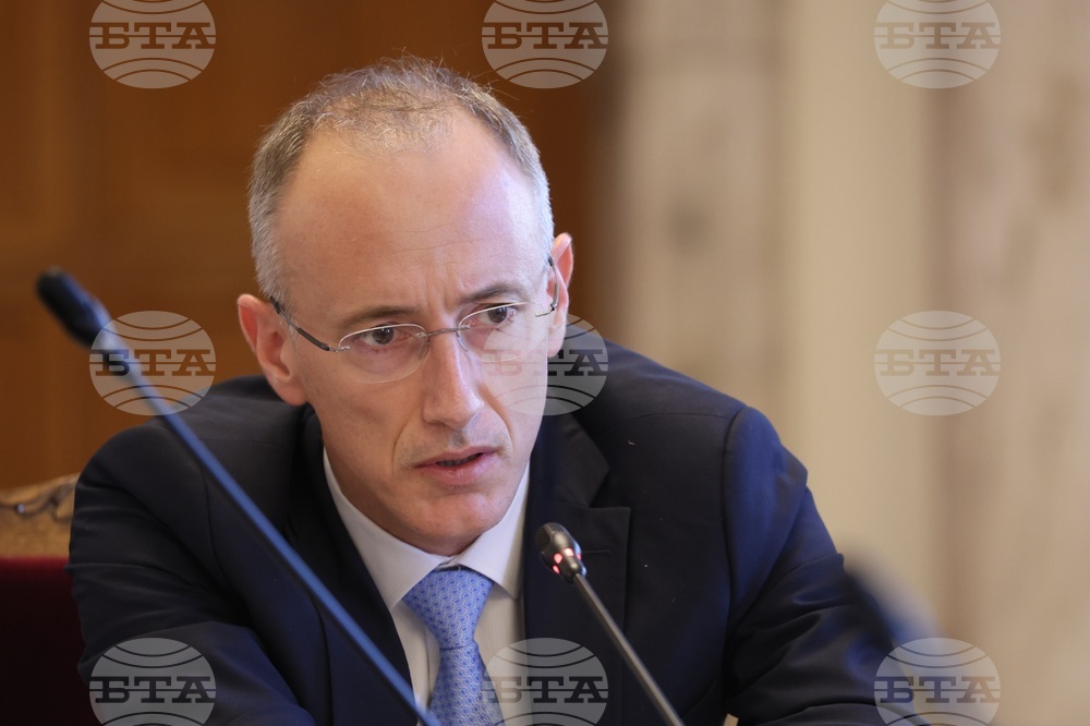 Министърът на образованието Красимир Вълчев ще представи промени в приема на студенти по икономика