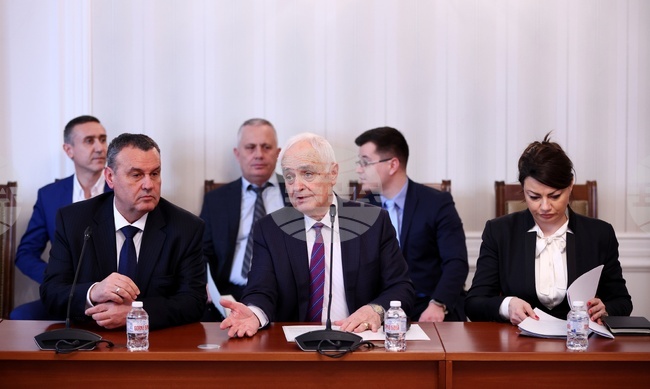 State Budget to Ensure Filling of Vacant Posts in Army, Outflow Has Stopped - Defence Minister 