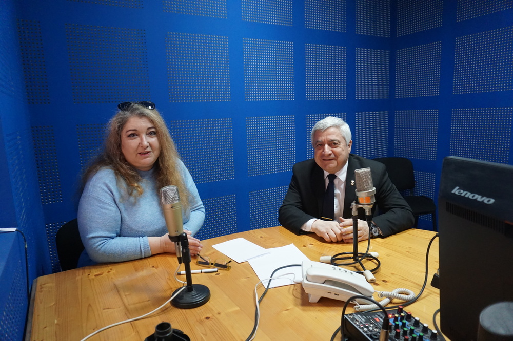 Общински съвет Русе: Академик Белоев анонсира утрешната сесия в ефира на Радио Русе