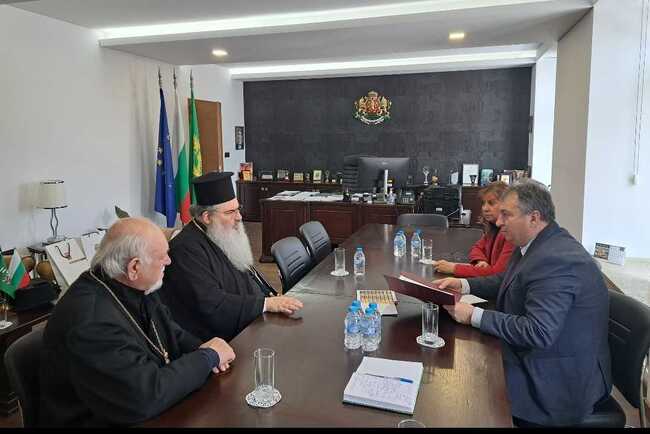 Варненският и Великопреславски митрополит Йоан и кметът на Шумен обсъдиха изграждане на нов храм в града