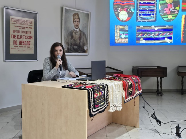 В регионалния исторически музей във Враца представиха разнообразието на престилките от областта 