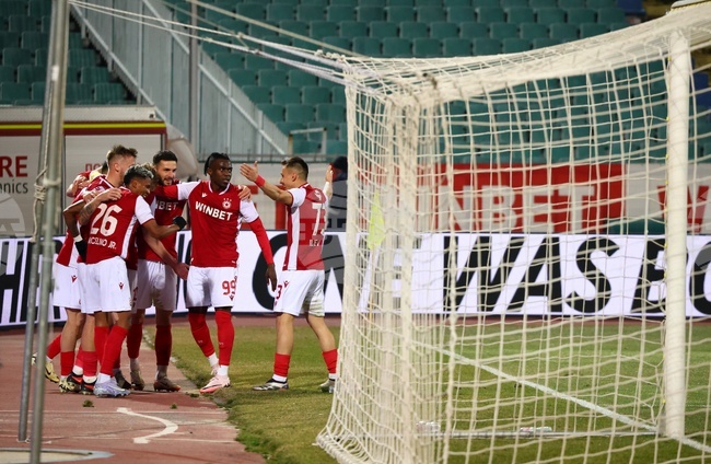 Отборите на ЦСКА и Кривбас завършиха без голове в контрола в Словения, но изпуснаха общо три дузпи