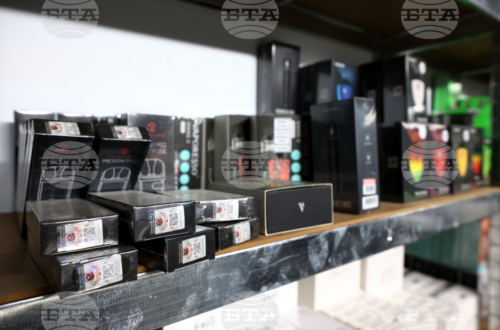 Съдът във Варна остави в ареста 19-годишен младеж, обвинен за продажба на течност за вейп с наркотично вещество на непълнолетни