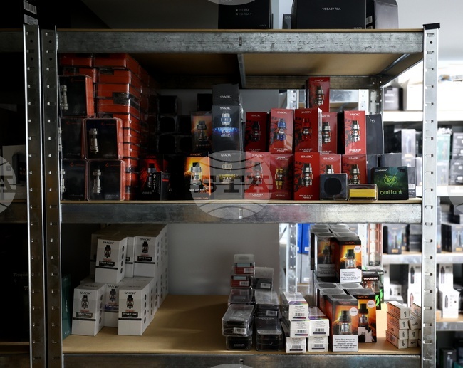 Столичната полиция задържа пласьор на вейпове с наркотично вещество