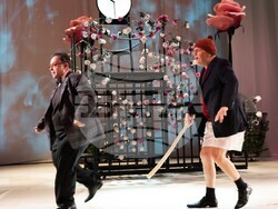 „Когато розите танцуват“ в Сатирата, снимка – Сатиричен театър