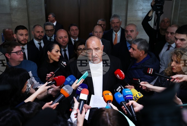 Кабинетът "Желязков" трябва да продължи, дори като правителство на малцинството, смята Бойко Борисов