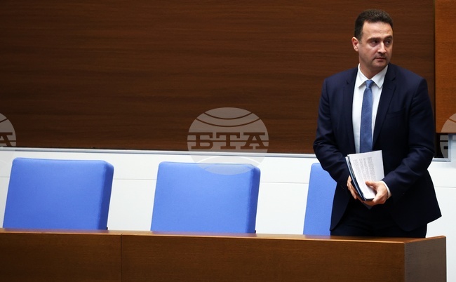 Правителството иска да запази работните места в ТЕЦ "КонтурГлобал Марица Изток 3", каза министър Станков