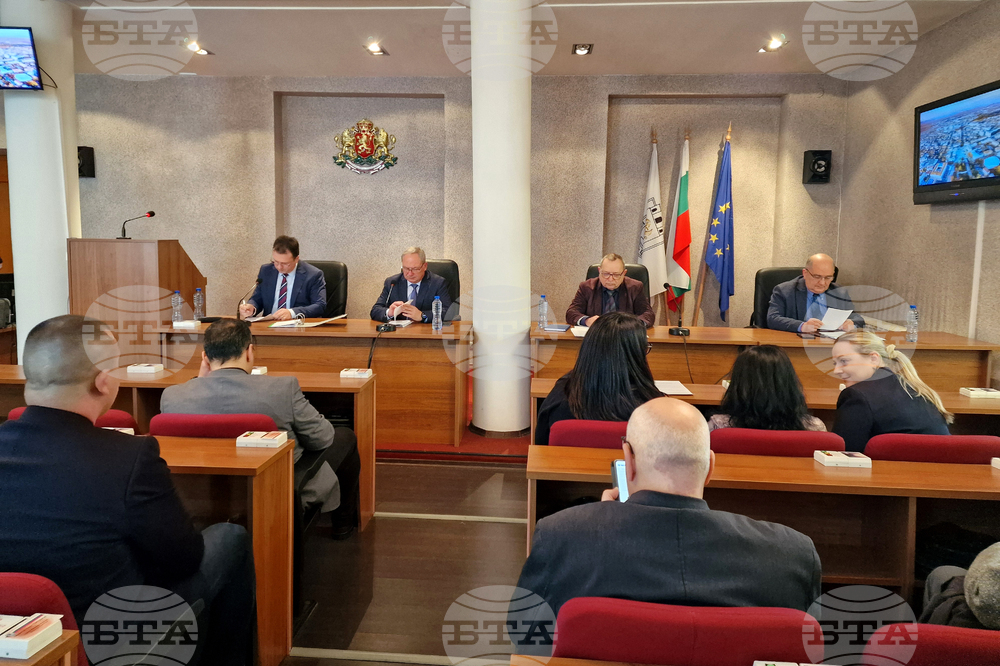 Тенис кортовете в спортен комплекс „Неделчо Камов“ в Търговище да бъдат отдадени под наем решиха общинските съветници