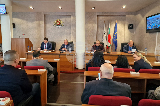 Тенис кортовете в спортен комплекс „Неделчо Камов“ в Търговище да бъдат отдадени под наем решиха общинските съветници