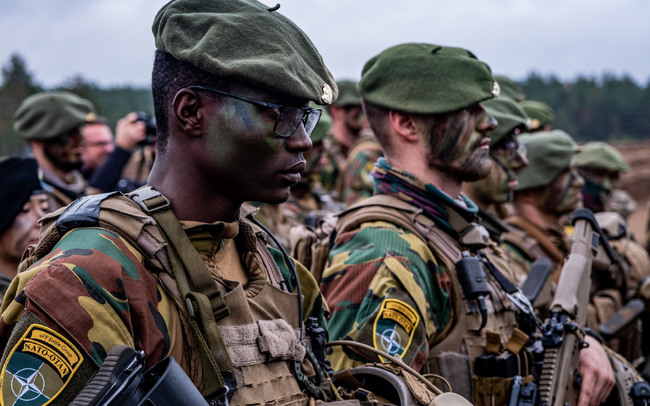 Белгия ще покани 120 000 младежи на 18 години да се запишат за доброволна военна служба