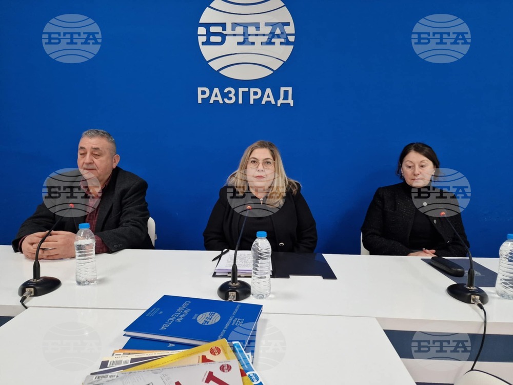 Улична фотоизложба пренася жителите и гостите на Разград в незабравимо пътуване в миналото