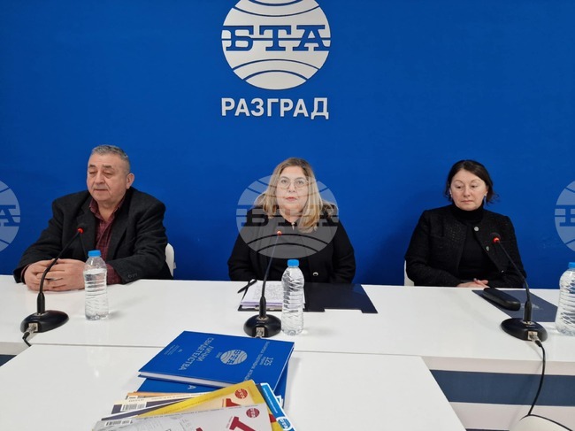 Улична фотоизложба пренася жителите и гостите на Разград в незабравимо пътуване в миналото