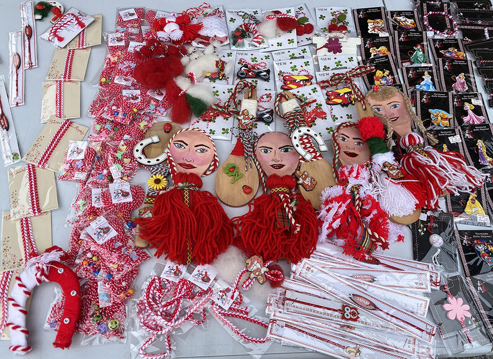 Мартенски базар провеждат за трета поредна година луковитски ученици