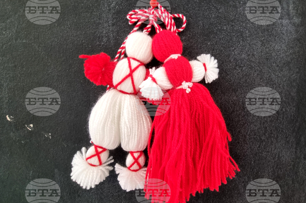 Две работилници за мартеници и тази година събраха деца и възрастни в Българския културно-информационен център в Скопие