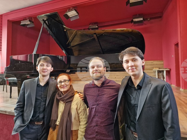 Обещаваме на разградчани да ги изпратим от концерта с по-голяма обич към класическата музика, казаха пианистите Хасан и Ибрахим Игнатови 