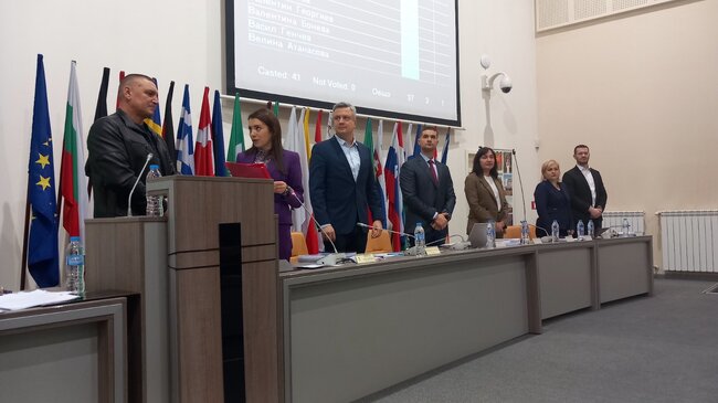 Община Стара Загора да проучи подробно финансовото състояние на Онкодиспансера, реши днес Общинският съвет