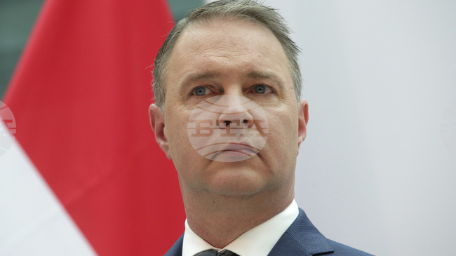 АПА: Австрийският вицеканцлер обяви изготвянето на законопроект за забрана на социалните мрежи за деца