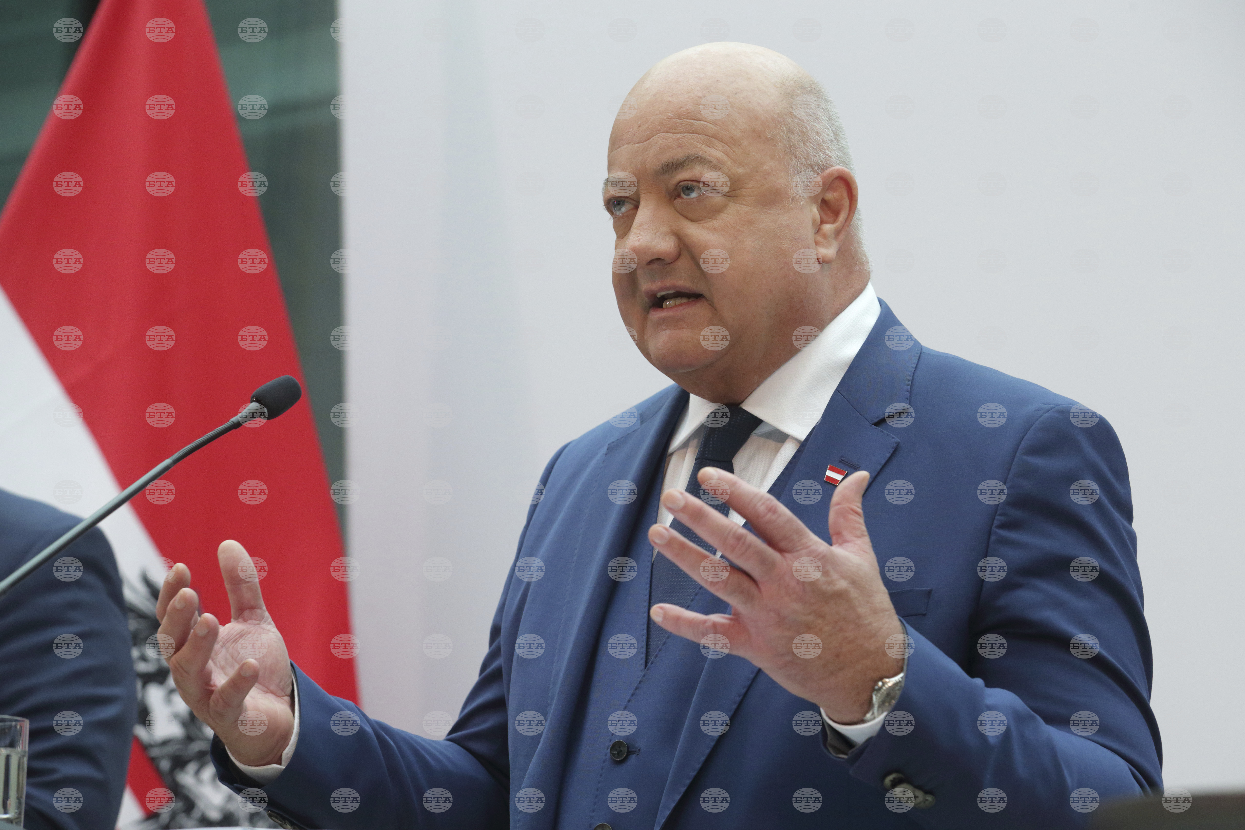 Noul guvern austriac a depus jurământul  