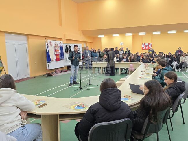 Ученици от Професионална гимназия по техника и строителство в Добрич отбелязаха 150-годишнината от смъртта на Матей Преображенски