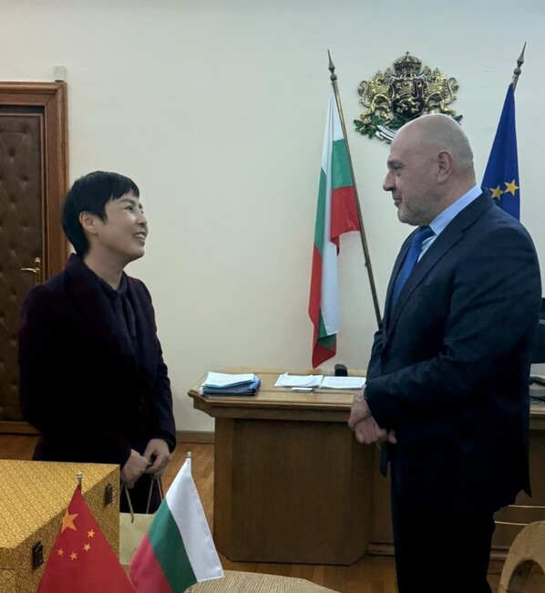 Вицепремиерът Томислав Дончев обсъди с посланика на Китай в България Дай Цинли двустранните отношения в областта на иновациите и инвестициите