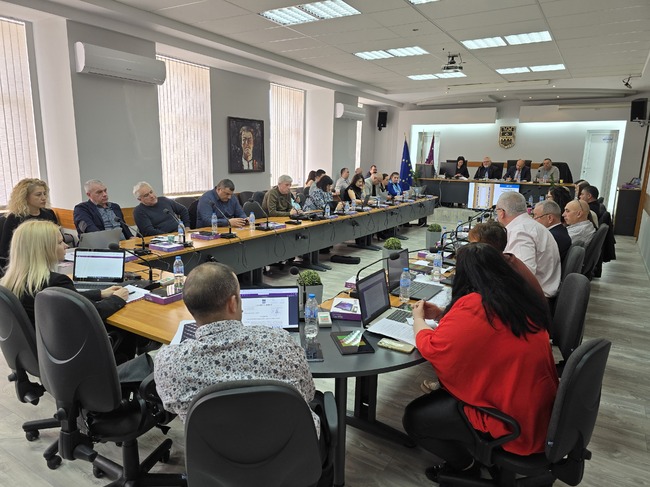 Общинските съветници в Ловеч приеха програма за управление и разпореждане с имоти общинска собственост през 2025 г.