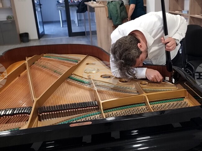 Роял пропътува над 5300 километра от Норвегия до Кърджали, за да бъде подарен