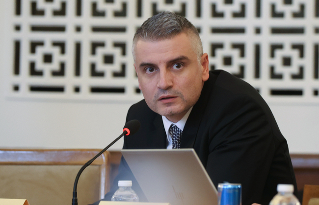 Нападките по НПВУ показват, че управляващите нямат готовност с изпълнение на реформите, смята Радослав Рибарски от ПП-ДБ