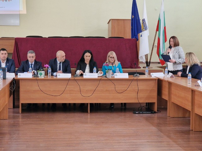 Предизвикателствата пред общините при предоставяне на социални услуги бяха тема на кръгла маса в Кърджали