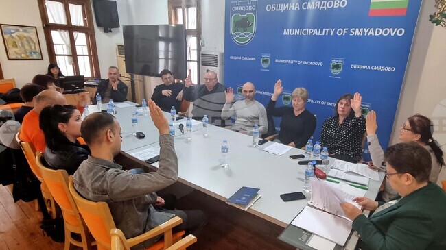 Общинските съветници в Смядово гласуваха Общински план за младежта за 2026 г. 