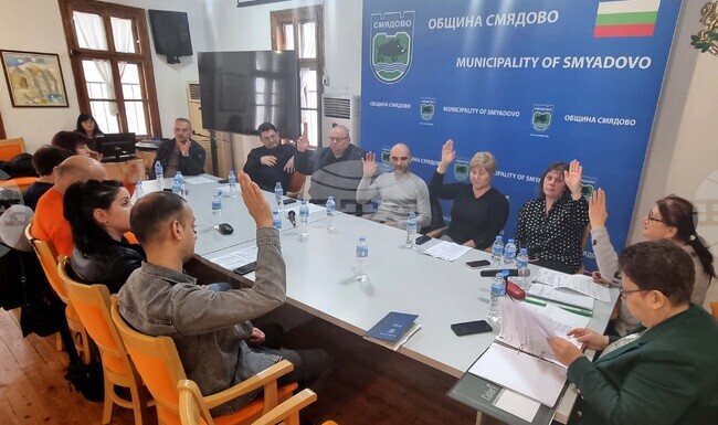 Общинските съветници в Смядово гласуваха химн на община Смядово да бъде „Мое Смядово, моя съдба“