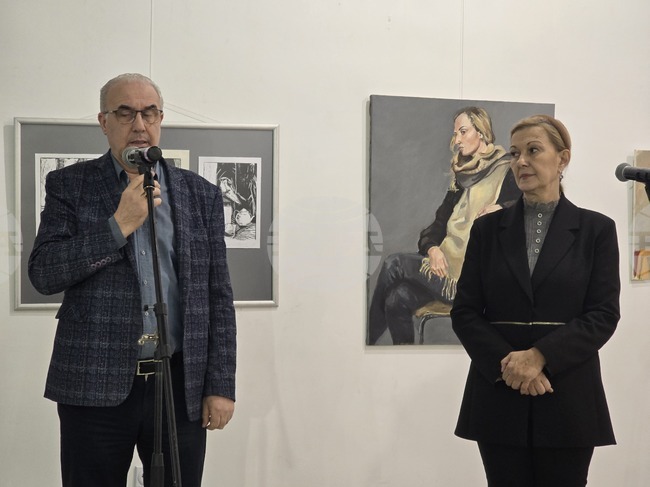 Ученици от Националното училище по изкуствата „Панайот Пипков“ в Плевен откриха изложба