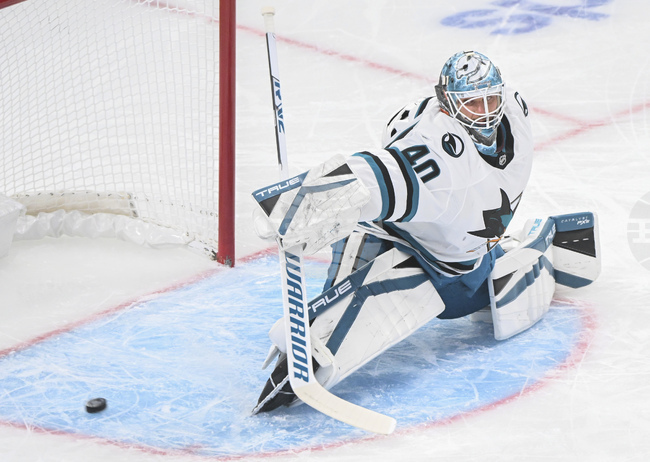 Александър Георгиев направи 20 спасявания при втората поредна победа на Сан Хосе в НХЛ