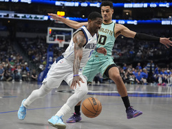 Hornets Mavericks Basketball