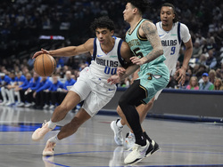 Hornets Mavericks Basketball