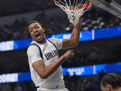 Hornets Mavericks Basketball
