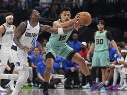 Hornets Mavericks Basketball
