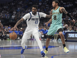 Hornets Mavericks Basketball