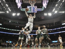 Nuggets Bucks Basketball