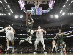 Nuggets Bucks Basketball
