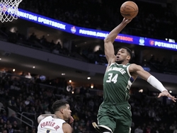 Nuggets Bucks Basketball