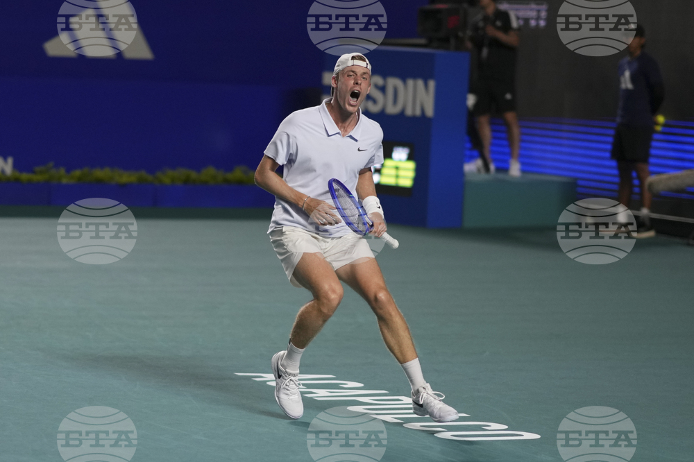 Шаповалов се класира за полуфиналите на турнира по тенис в Акапулко след осма поредна победа в Тура на АТП