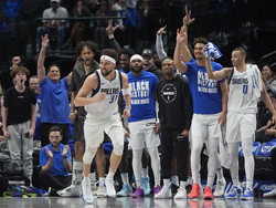 Hornets Mavericks Basketball