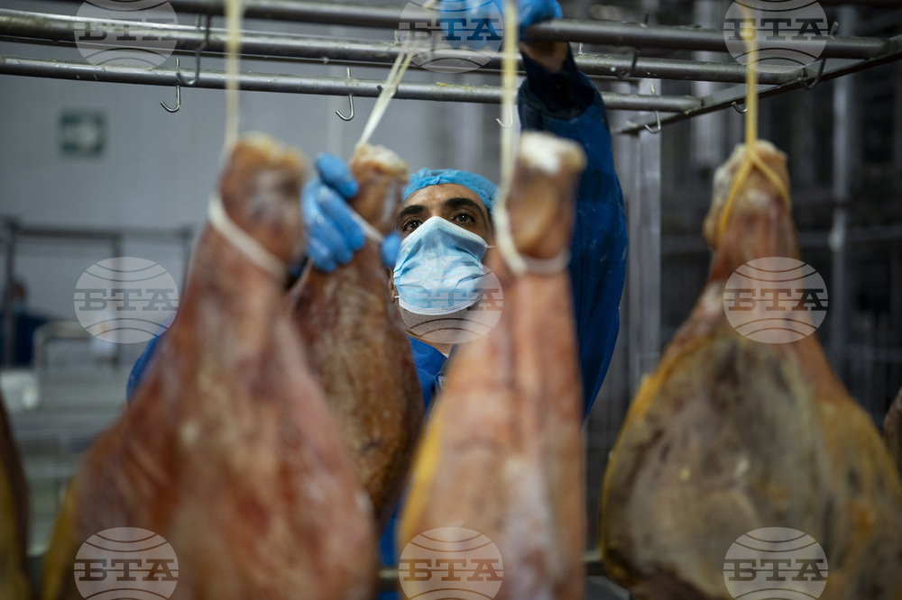 Испанската икономика расте през второто тримесечие с повече от първоначално обявеното