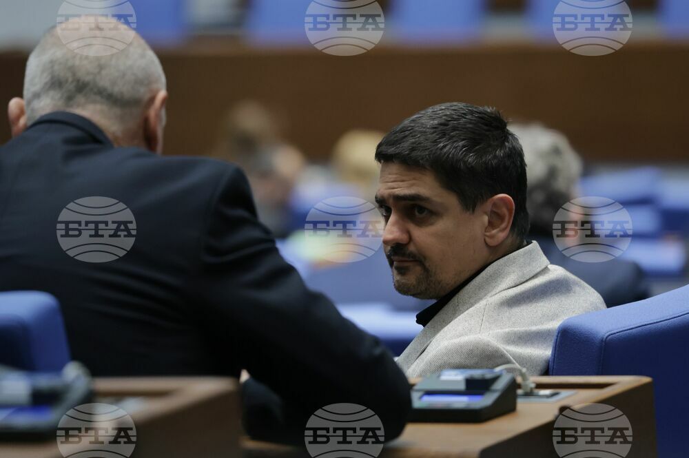 Парламент - заседание - Радостин Василев